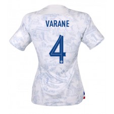 Frankrike Raphael Varane #4 Bortatröja Dam VM 2022 Korta ärmar